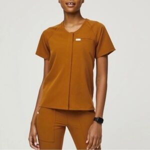 Women’s FIGS Atlantic Fall Tela button down scrub top with pocket